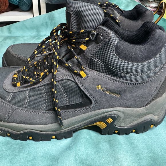 Columbia lightweight boots mens 10